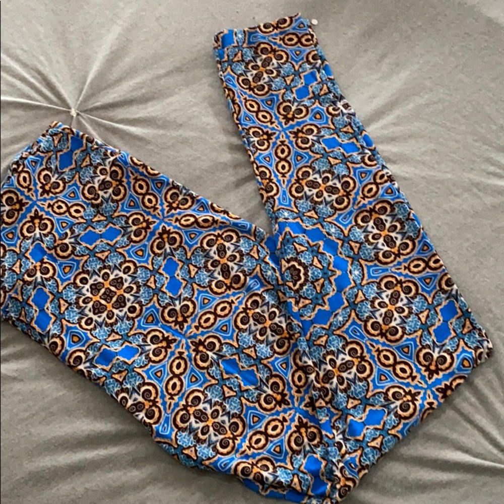 LulaRoe Tall and Curvy Legging